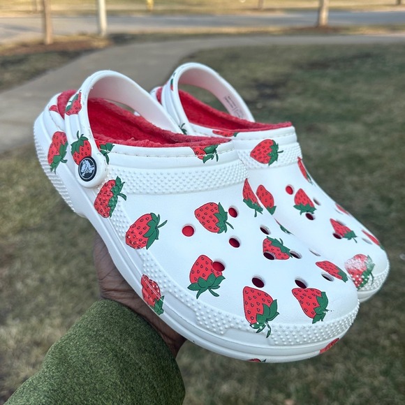 Crocs Adult Classic Lined Strawberry Print Clogs Size M7 W9 White Red Shoes - Picture 6 of 11